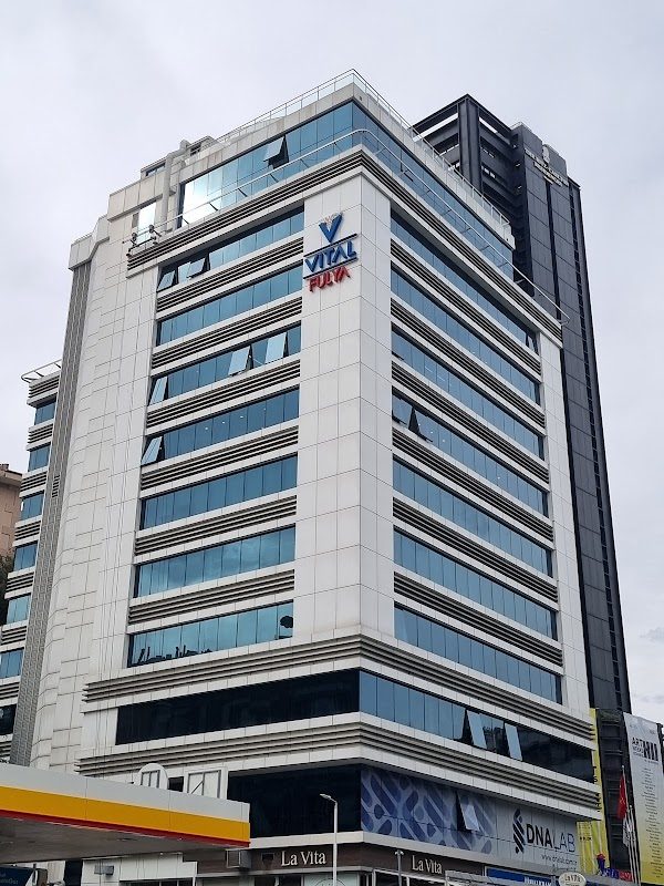 Dr. Cihan Kirişcioğlu - Estetik