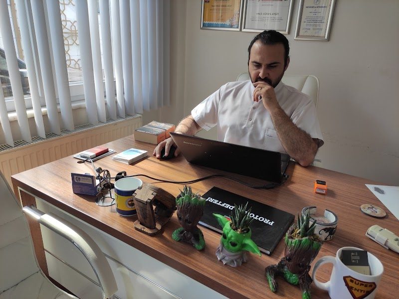 Dt. Halil Ayşit - Estetik