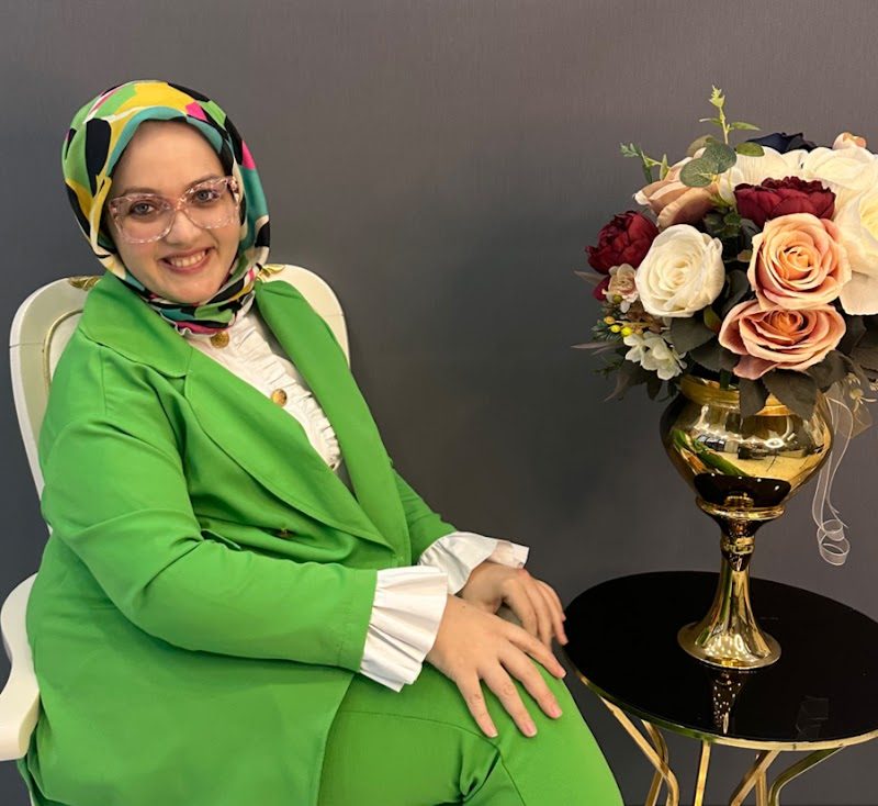 Dt. Elif Yurdakul - Estetik