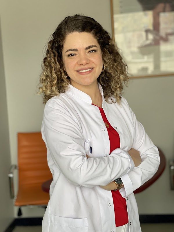 Dt. Melike Çetinkaya - Estetik