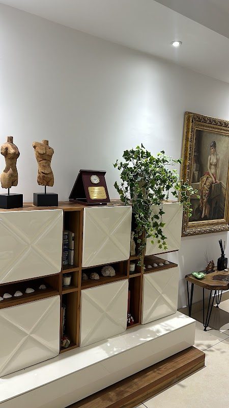 Dr. Defne Erkara - Estetik