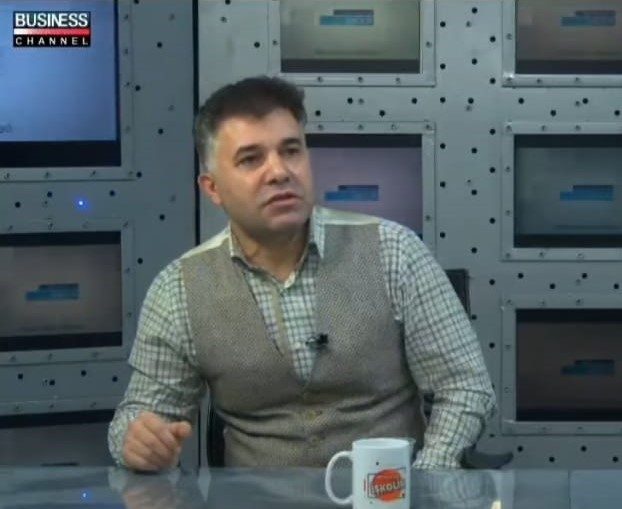 Dr. Mehmet Akçay - Estetik