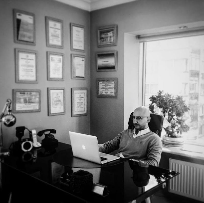 Dr. Melih Özgen - Estetik