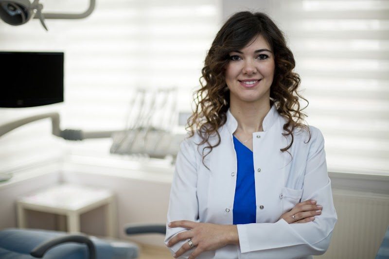 Dt. Gizem Arslanoğlu - Estetik