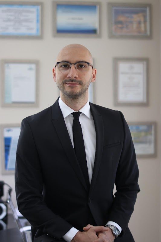 Dr. Melih Özgen - Estetik