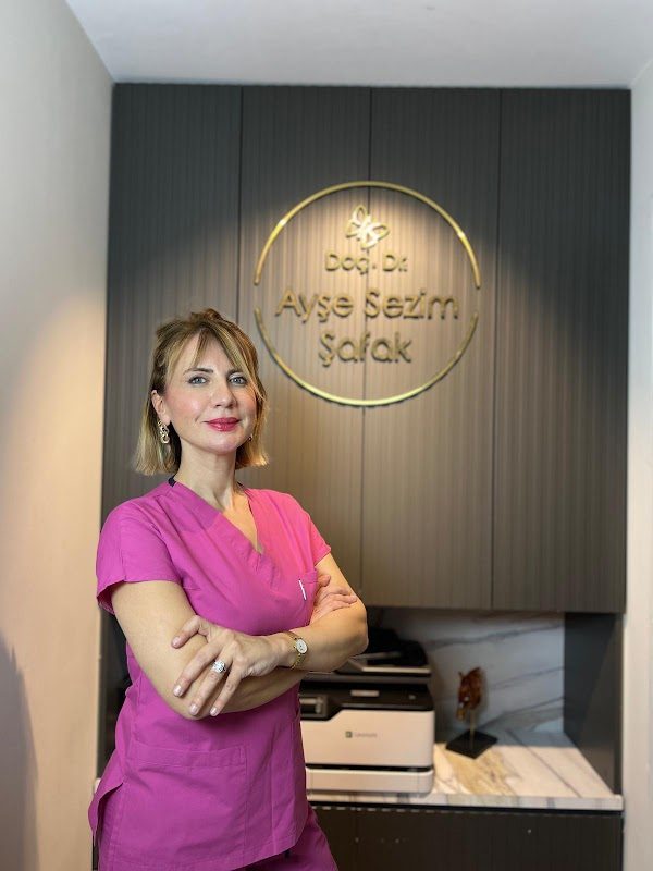 Dr. Ayşe Şafak - Estetik