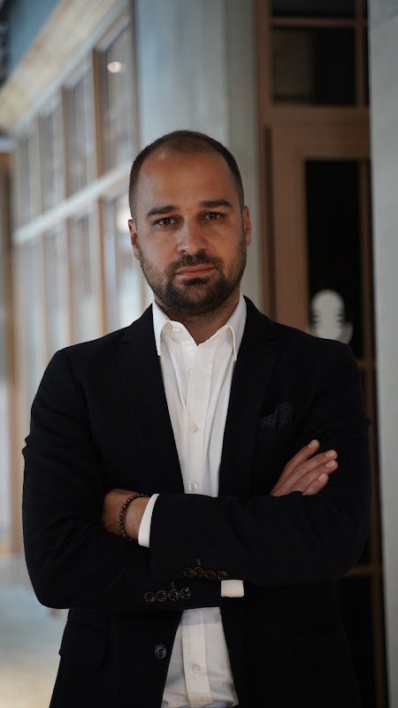 Dt. Çağdaş Yakın - Estetik