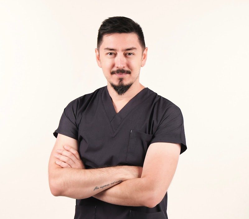 Dr. Emrah Özer - Estetik