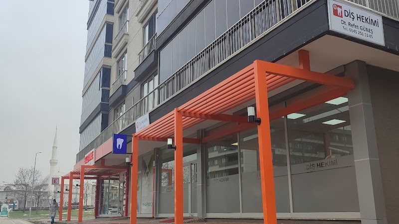 Dt. Refet Güneş - Estetik
