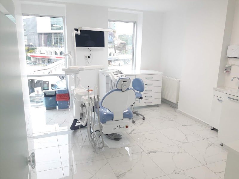 Dt. İlyas Oğur - Estetik