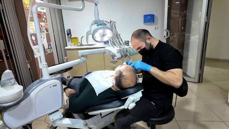 Dt. Baran Reşitoğlu - Estetik