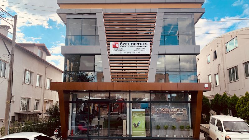 Dt. Savaş Vurallı - Estetik